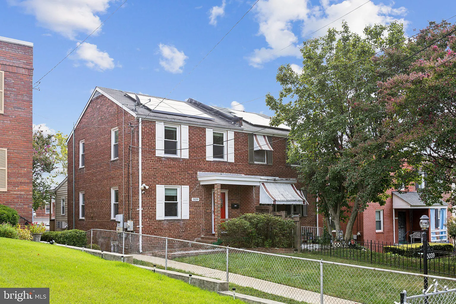 5039 11th St NE photo 1