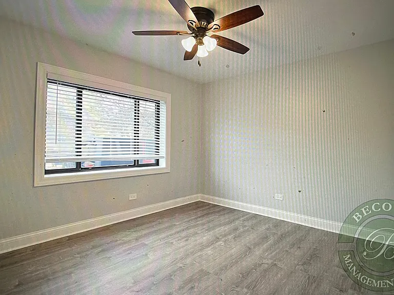 6826 N Ridge Ave #102 — Photo 7