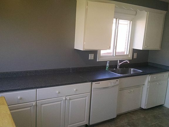 3rd image of 1233 Cynthia Ave