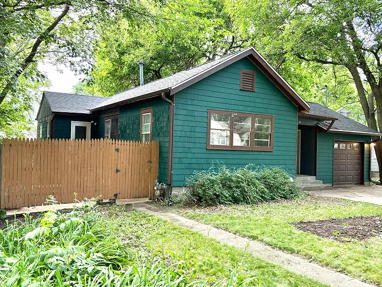 811 S Van Buren St — Photo 1