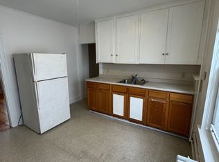 90 Main St, Springfield, VT 05156