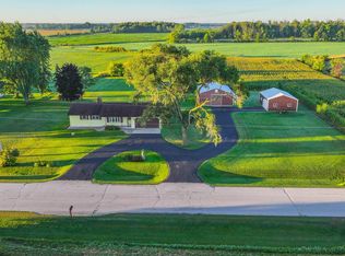 W1901 Fish Creek Rd, Seymour, WI 54165