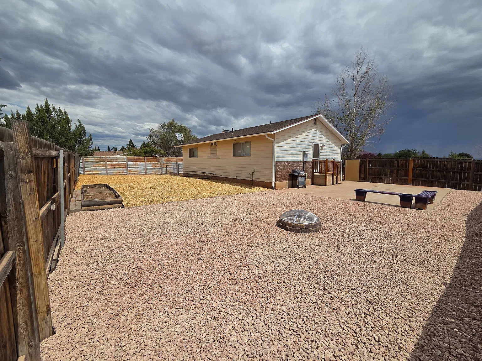 1710 S McAllister Dr — Photo 2