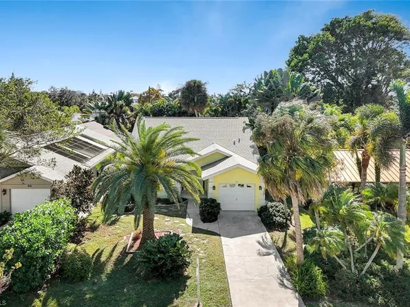 812 102nd AVE N, NAPLES, FL 34108