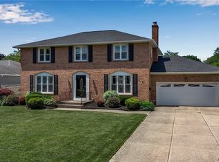 71 McNair Rd, Williamsville, NY 14221