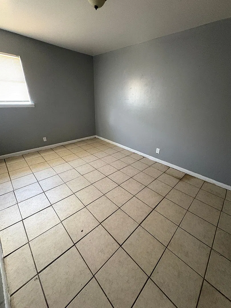 2 bed, 717 sqft, $700 — Photo 3