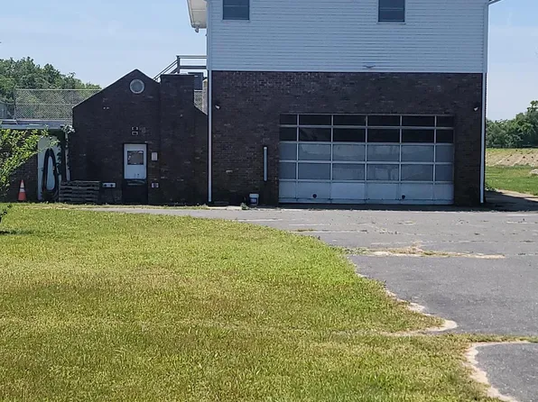 581 Forest Grove Rd, Vineland, NJ 08360
