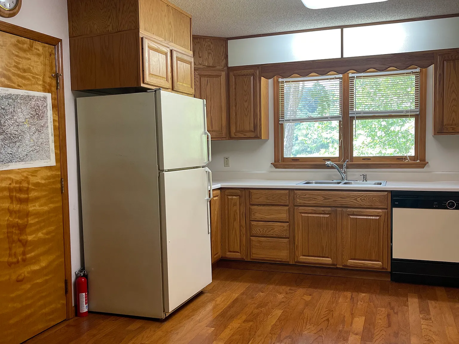 2 bed, 1165 sqft, $1,900 — Photo 2