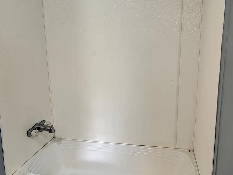 220 Guy Ave — Photo 20
