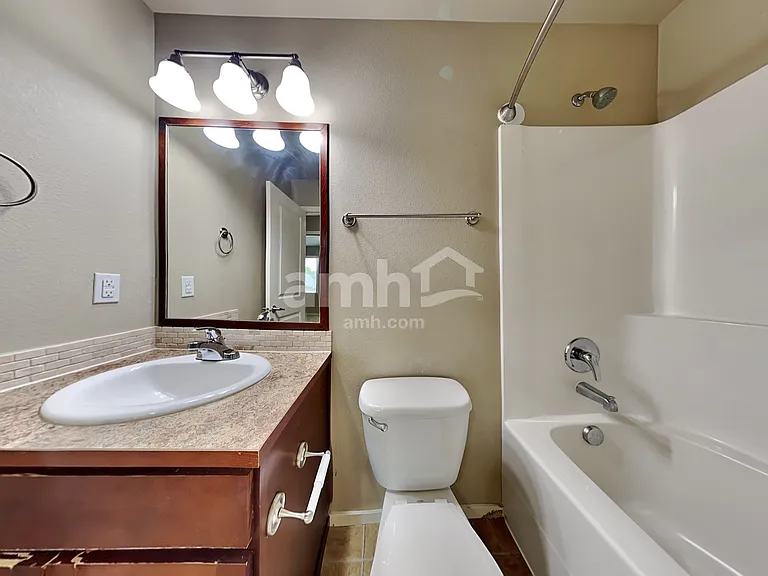 715 204th St E — Photo 18