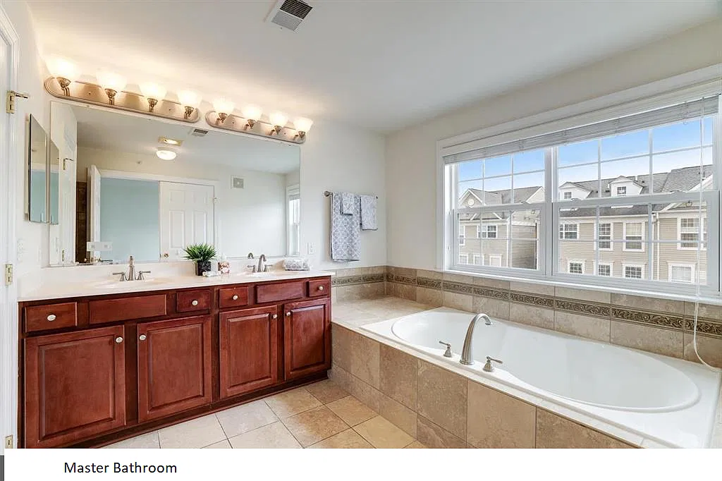 3 bed, 1620 sqft, $2,900 — Photo 2