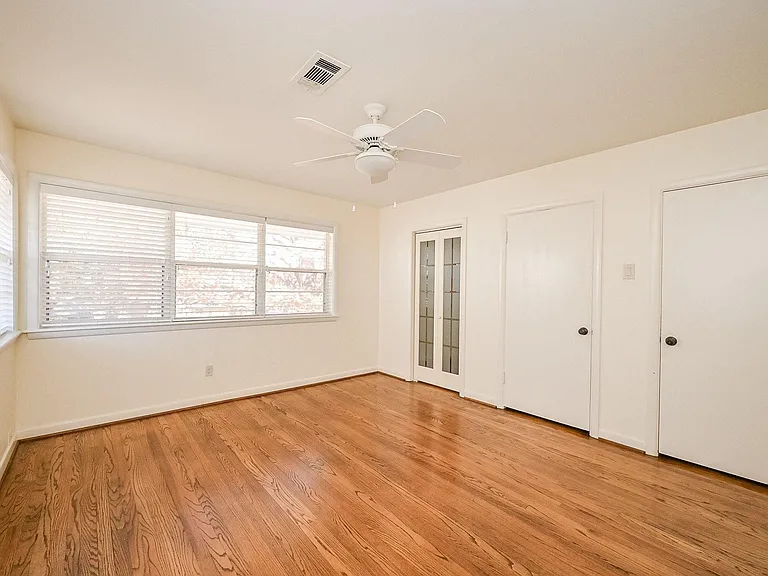 2821 Eastgrove Ln — Photo 23