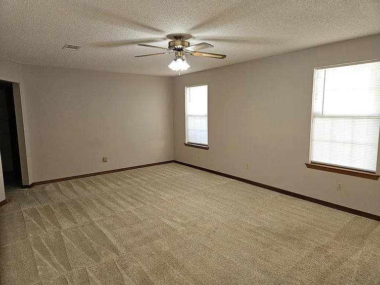 7854 Pleasant Oaks Ave — Photo 6
