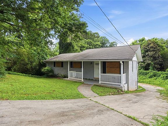 2nd image of 2370 Tiffany Cir