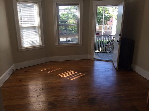 5th image of 98 Forest Hills St #1