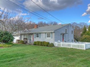 8 Benjamin Rd, Groton, CT 06355