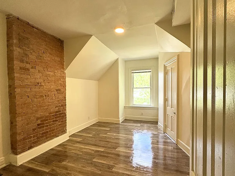 932 Summit Ave #7 — Photo 12