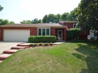 301 Cambridge Ave, Waukesha, WI 53188