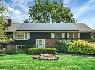 8 Neptune Ct, Monroe, NY 10950