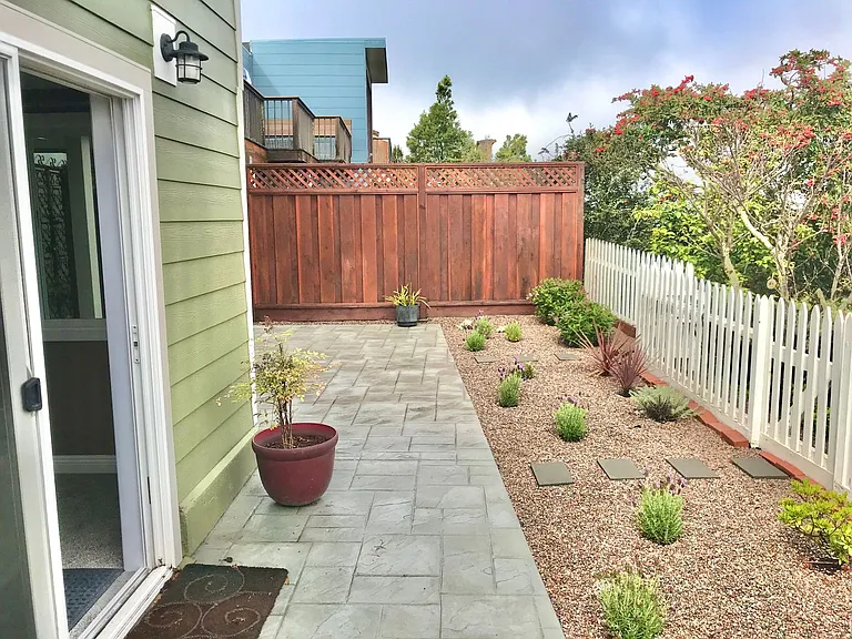 730 Myra Way — Photo 31