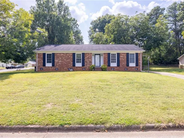 136 Westover Dr, Elon, NC 27244