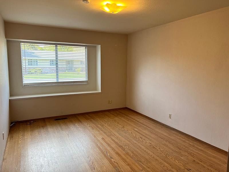 1st image of 2509 Rollingwood Dr