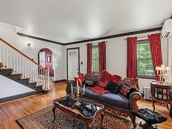 4th image of 1208 Oakwood Ave