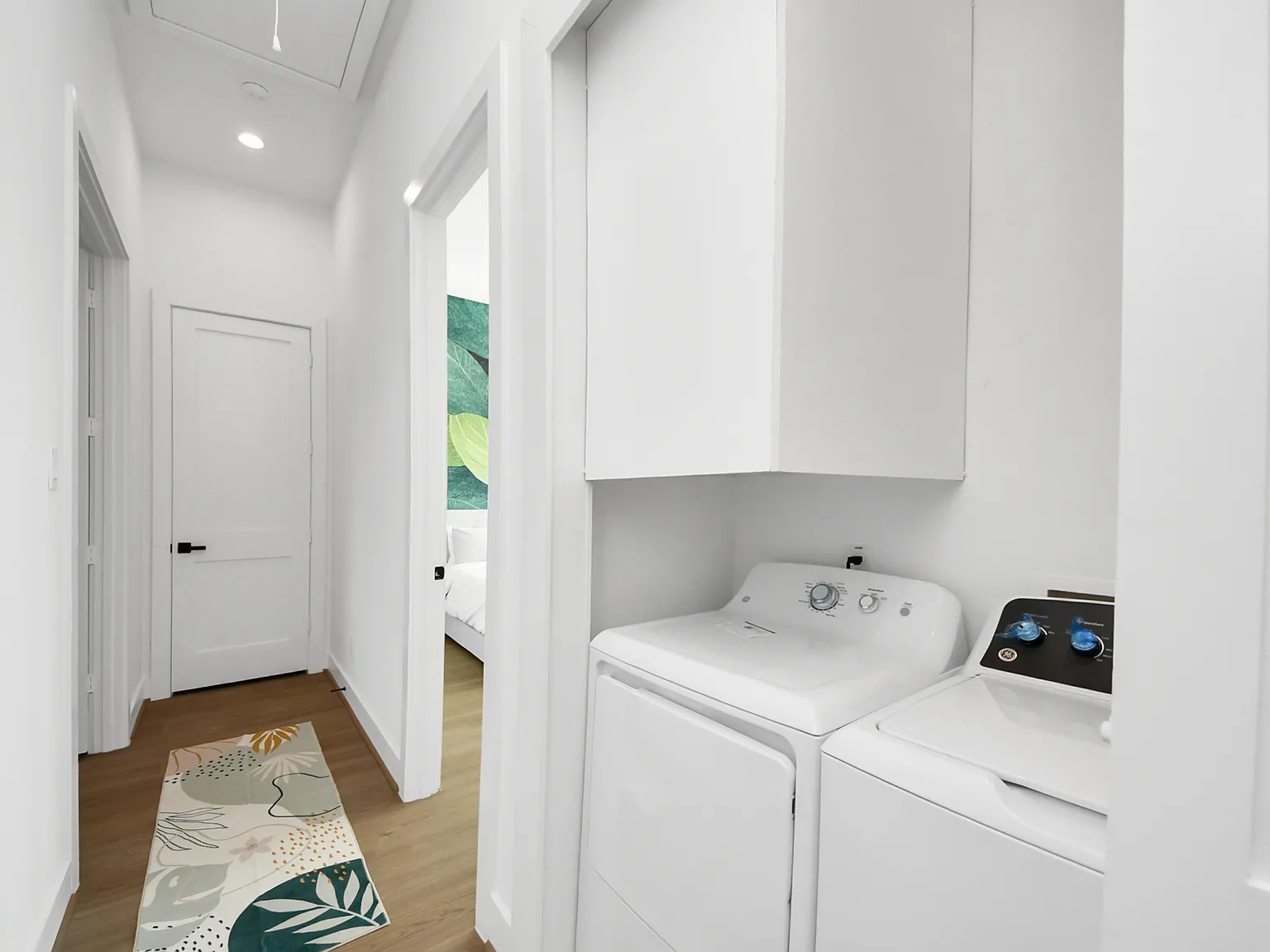 3 bed, 3.5 bath, 2398 sqft, $2,850 — Photo 2