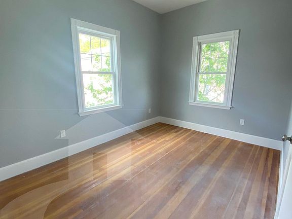 4th image of 32 Putnam Ave #3L