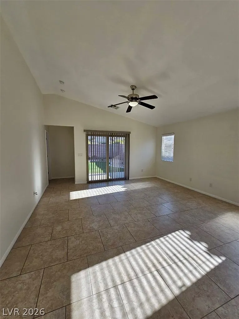 3 bed, 2.0 bath, 1436 sqft, $2,195 — Photo 4