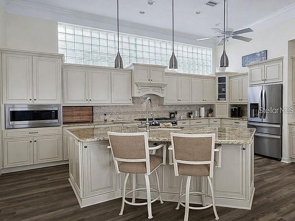 2nd image of 618 CROSSFIELD CIRCLE