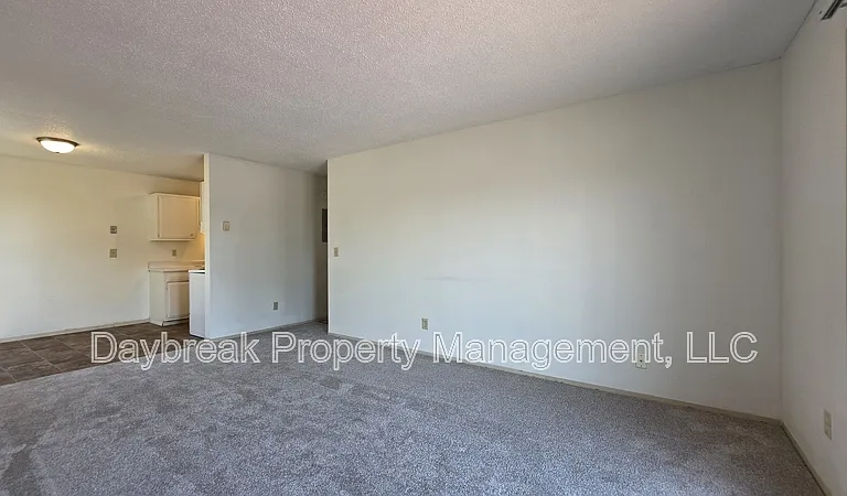 2414 3rd Ave N #11 — Photo 2