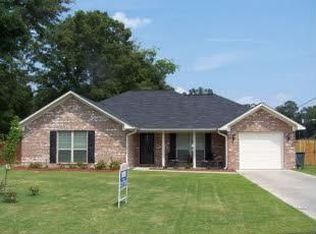 1214 Langston Ln, Hinesville, GA 31313