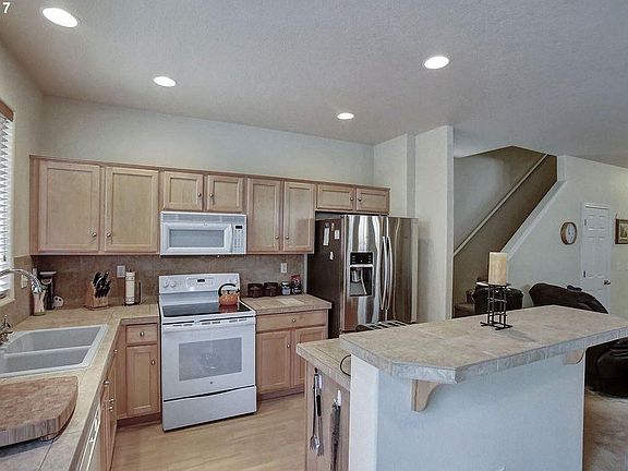 3rd image of 4633 SE Teakwood St