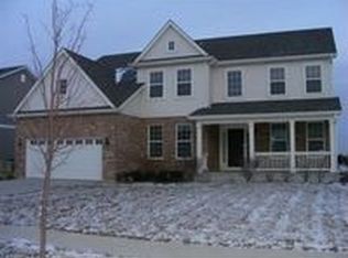 906 Nightshade Ln, Shorewood, IL 60404