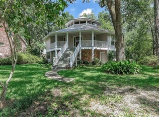 135 Hickory St, Mandeville, LA 70448