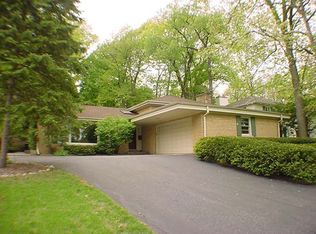 650 Riford Rd, Glen Ellyn, IL 60137