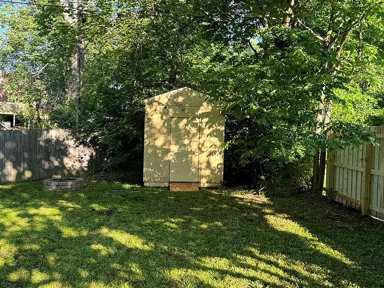 105 Astor Pl — Photo 20