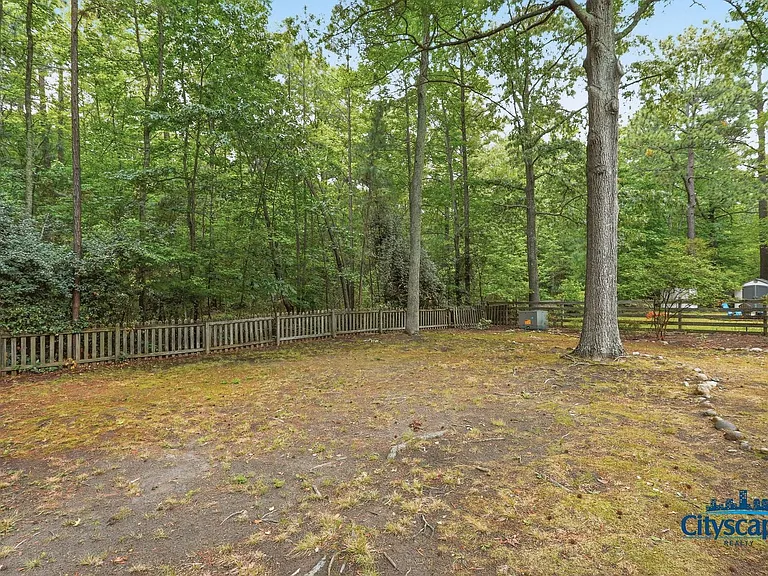 1612 Greenfield Dr — Photo 34