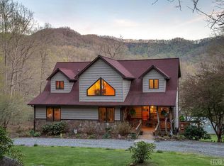 225 Hawks Nest Rdg, Cullowhee, NC 28723