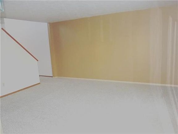 4th image of 53 Monmouth Dr