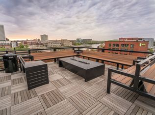 245 Kingston - Luxury Downtown Living, Cedar Rapids, IA 52404