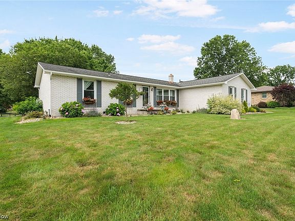 2nd image of 5260 Glenoak Dr NE