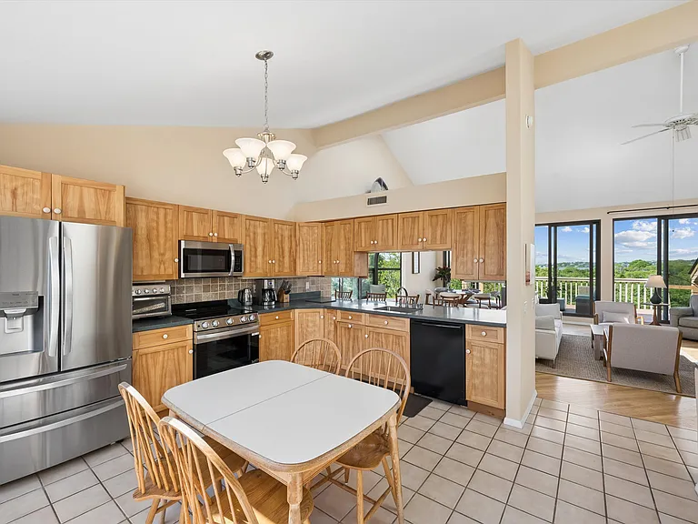 21 S Fulton Dr #3 — Photo 9