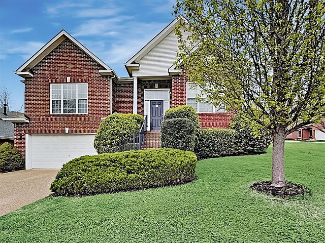 1st image of 100 Autumn Oaks Ct