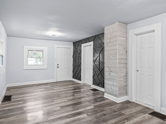 5th image of 3005 N Euclid Ave