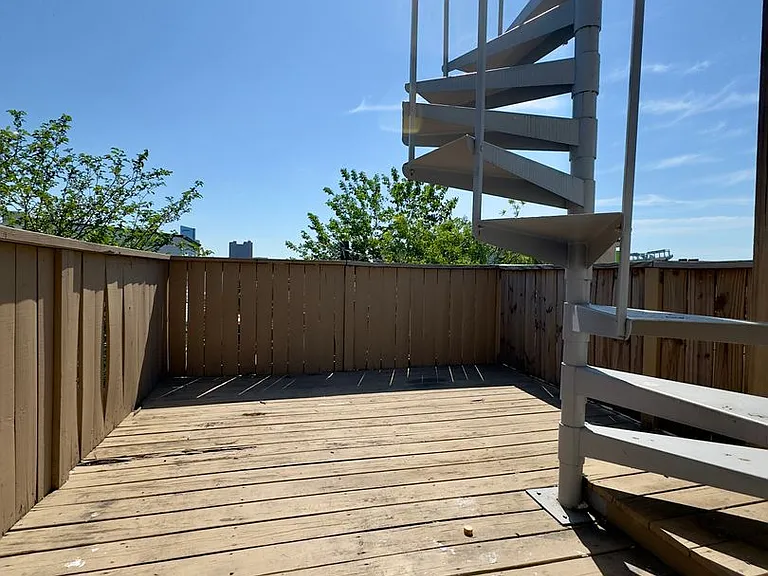 709 Scott St — Photo 18