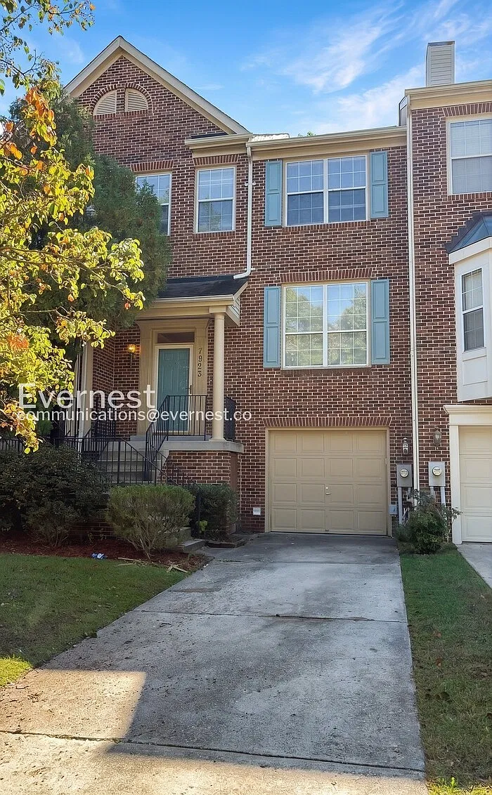 3 bed, 2.5 bath, 2288 sqft, $3,095 — Photo 1