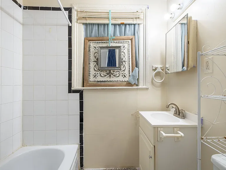 277 Grand St #2 — Photo 6