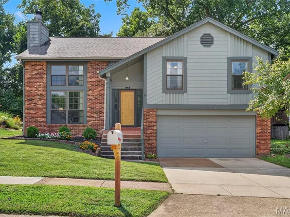 843 Reindeer Dr, Ballwin, MO 63021